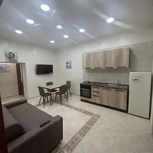 Dora House Valentino Nápoles